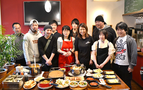 新店舗による各店名物料理の試食会